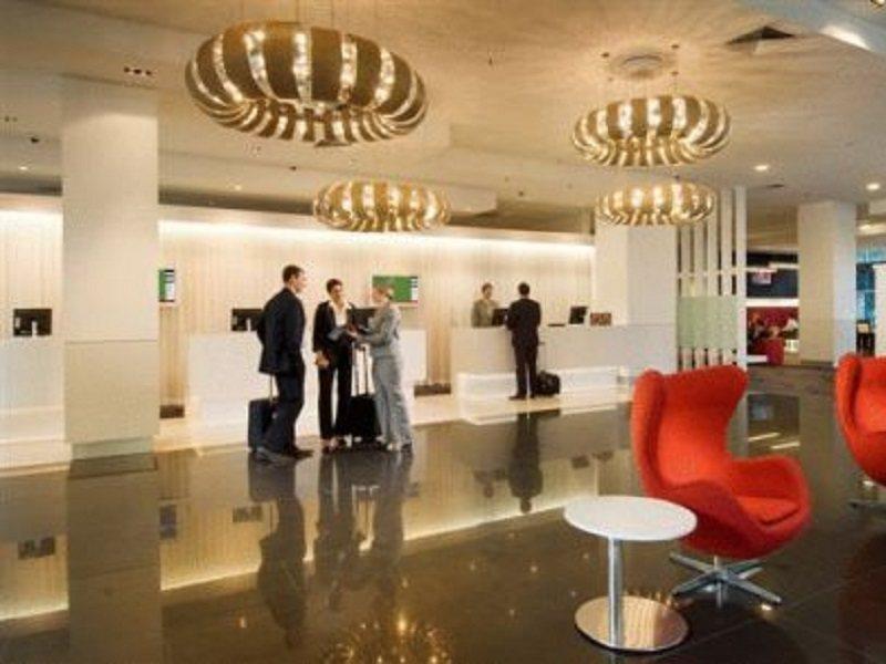Amora Hotel Brisbane Eksteriør bilde Lobby of the hotel