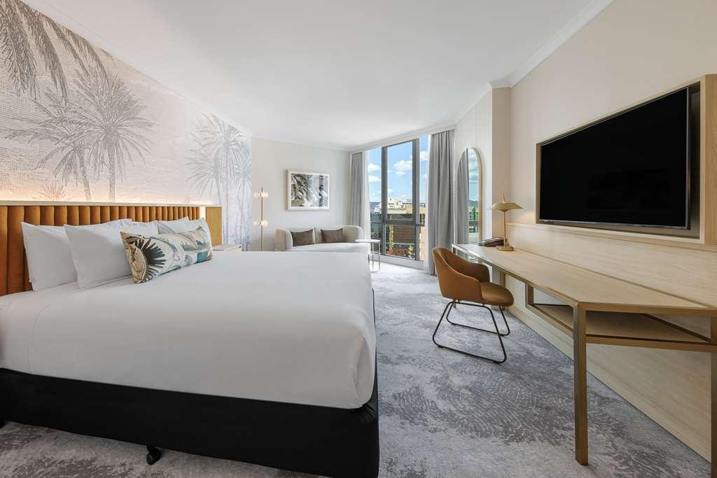 Amora Hotel Brisbane Rom bilde A guest room at the hotel