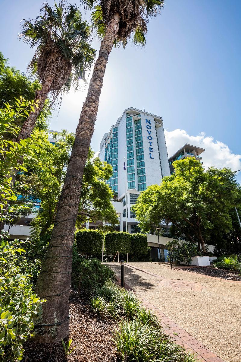 Amora Hotel Brisbane Eksteriør bilde The 2020 Building, the home of the School of Business